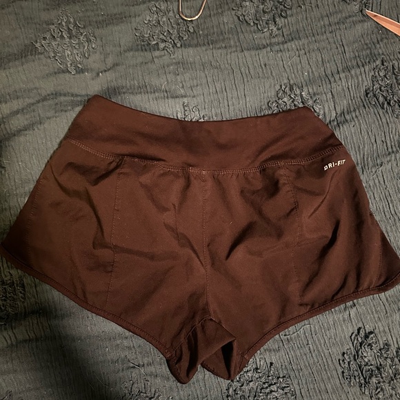 Women’s Nike shorts - Picture 2 of 2